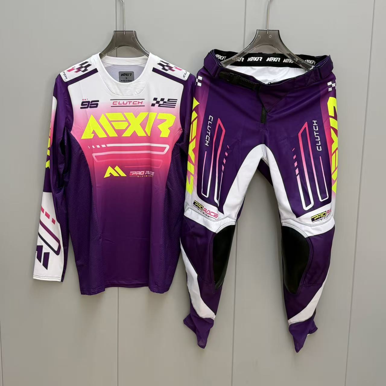 Ensemble vêtements de moto tou - Motorcycle Gear Outfit avis et prix