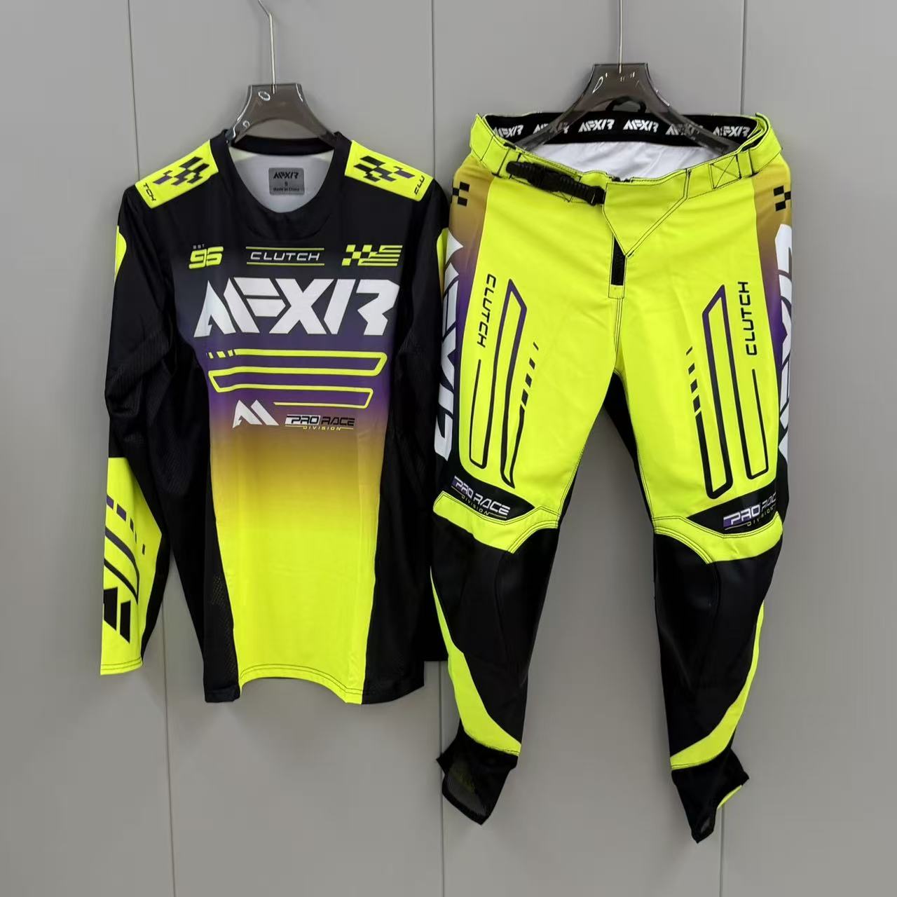Ensemble vêtements de moto tou - Motorcycle Gear Outfit avis et prix